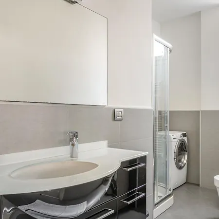 Guesthost - Amazing X2 In Center Apartmán