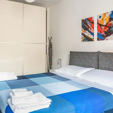 Guesthost - Amazing X2 In Center Apartmán *